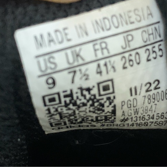 Adidas Athletic Footwear Size Label - Picture 3 of 3
